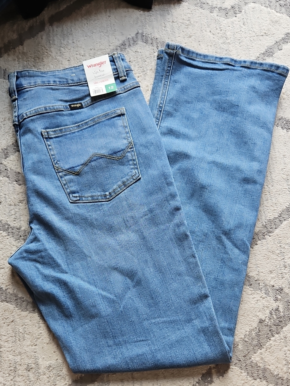 NEW! Wrangler Blue Wash High Rise Bootcut Jeans Multiple Sizes - Picture 8 of 16